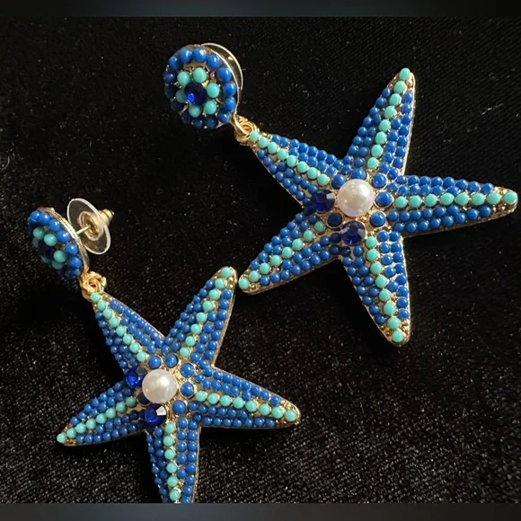 Beautiful blue beachy drop jeweled light weight earrings 💙 - Picture 7 of 12